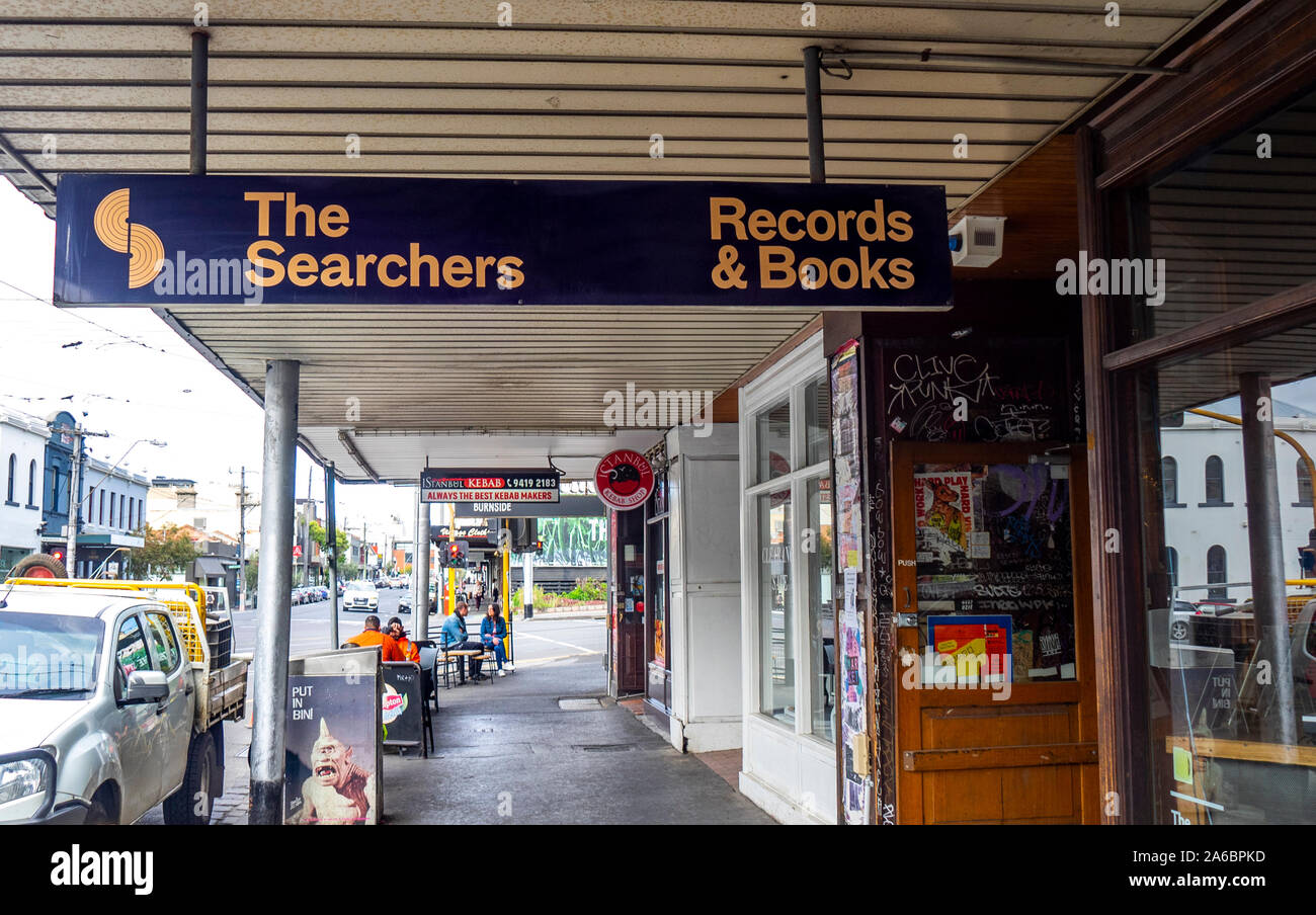 Les chercheurs d'enregistrer et book store sur Smith St Collingwood Victoria Melbourne Australie. Banque D'Images