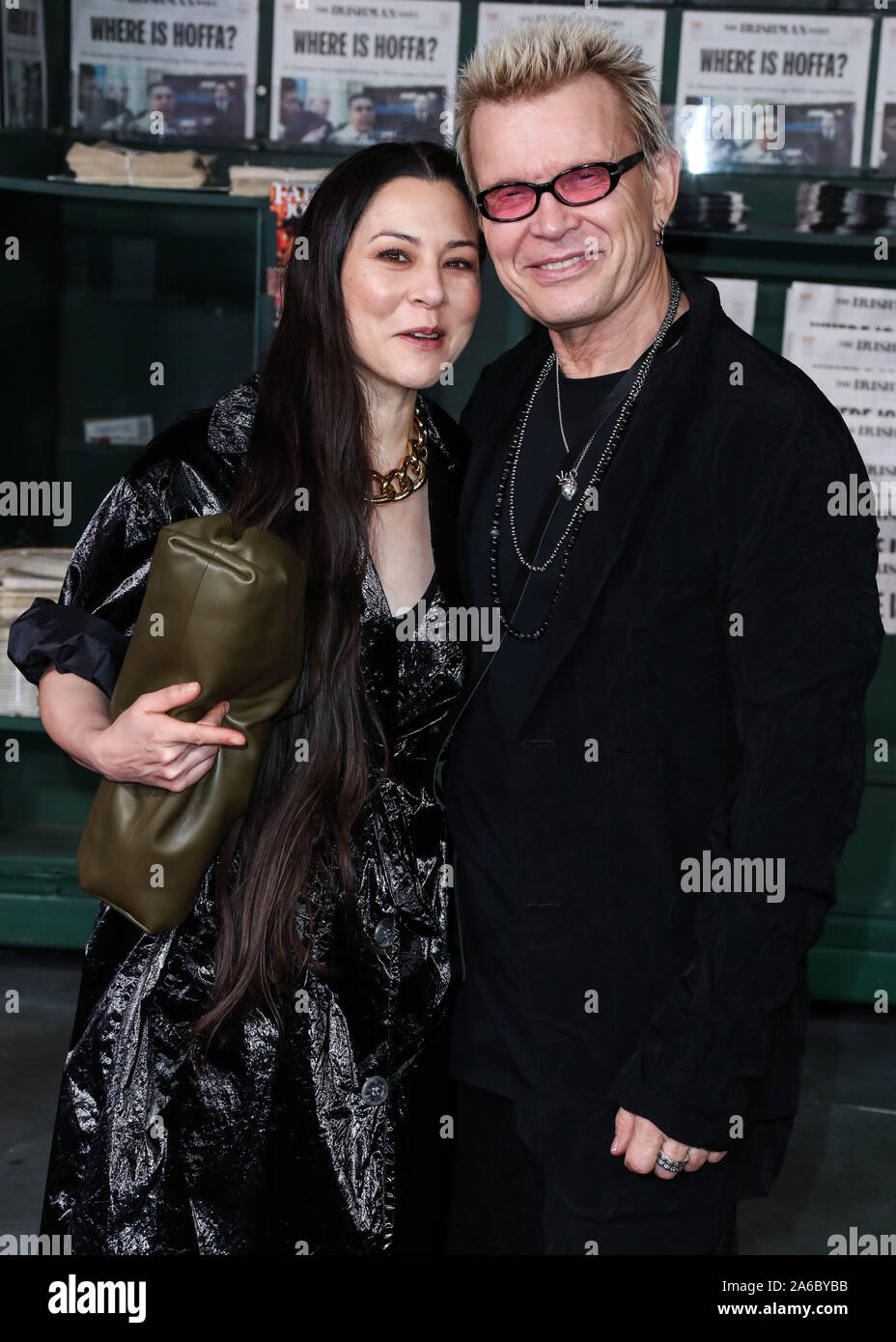 Hollywood, Etats-Unis. 24 Oct, 2019. HOLLYWOOD, LOS ANGELES, CALIFORNIE, USA - 24 OCTOBRE : actrice Chine Chow et chanteur Billy Idol arrivent à la première de Los Angeles de Netflix 'l'Irlandais" tenue au Théâtre chinois de Grauman, IMAX le 24 octobre 2019 à Hollywood, Los Angeles, Californie, USA. Agence de presse : Image de crédit/Alamy Live News Banque D'Images