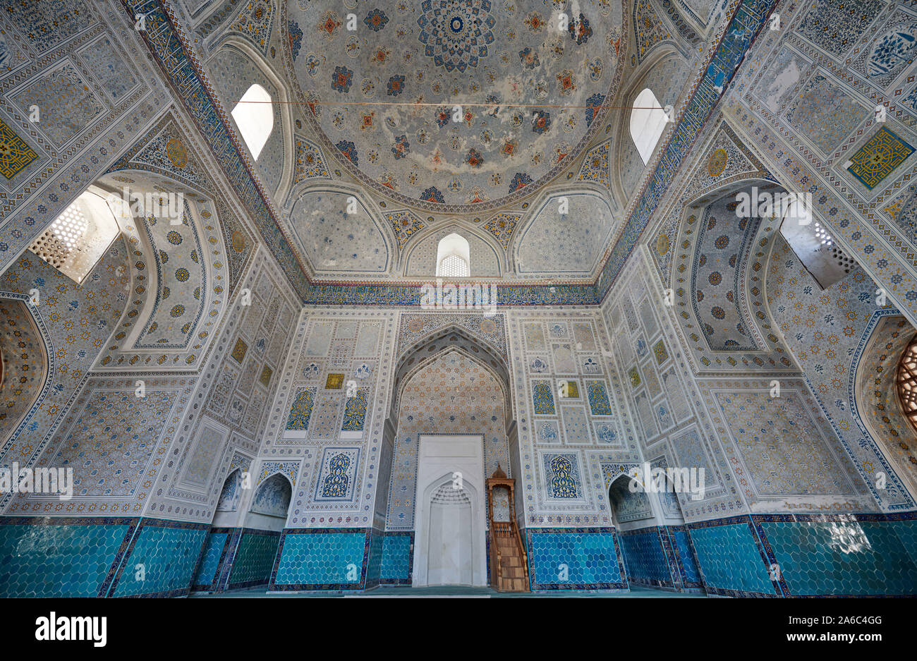 Tourné de l'intérieur de la mosquée Kok Gumbaz intérieur ancien complexe Dorut Tilavat, Shahrisabz, l'Ouzbékistan, en Asie centrale Banque D'Images