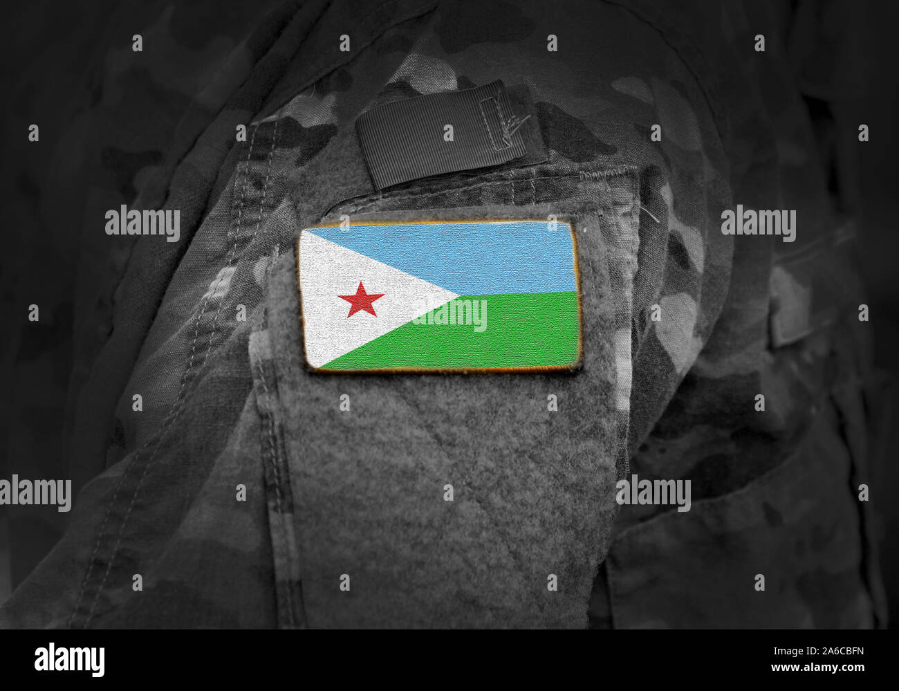 Pavillon de Djibouti sur l'uniforme militaire. Armée, troupes, soldats, Afrique, (collage). Banque D'Images