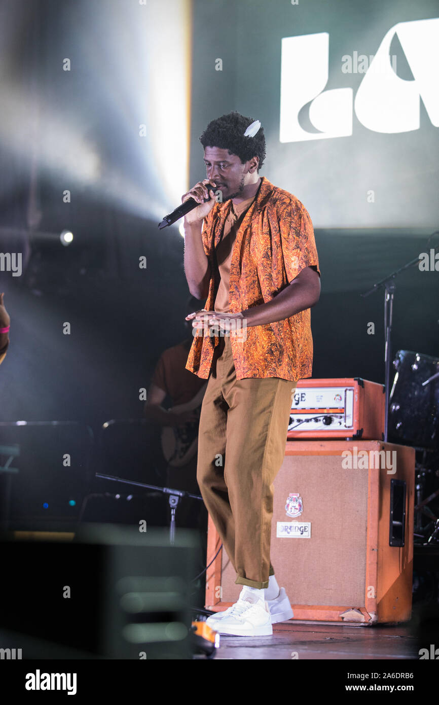 Londres, Royaume-Uni. 25 octobre, 2019. Glen Cook assiste à la notion Magazine et Gin Bulldog, qui célèbre 85 années de 15 questions et la musique à Troxy à Londres. Credit : SOPA/Alamy Images Limited Live News Banque D'Images