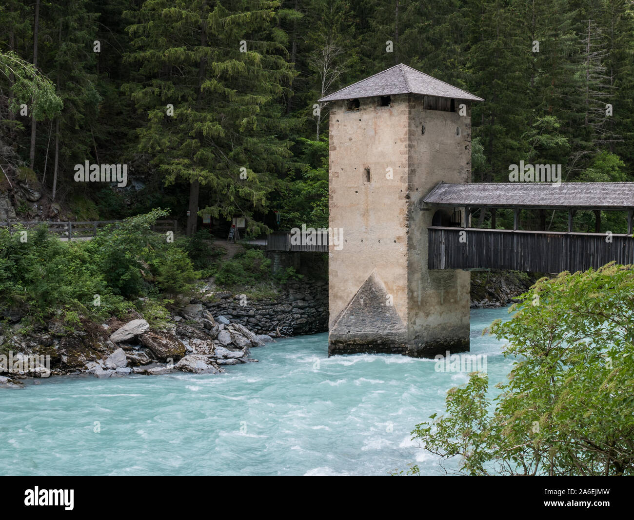 Vue sur château et forteresse, Altfinstermuenz Nauders, Tyrol, Autriche Banque D'Images