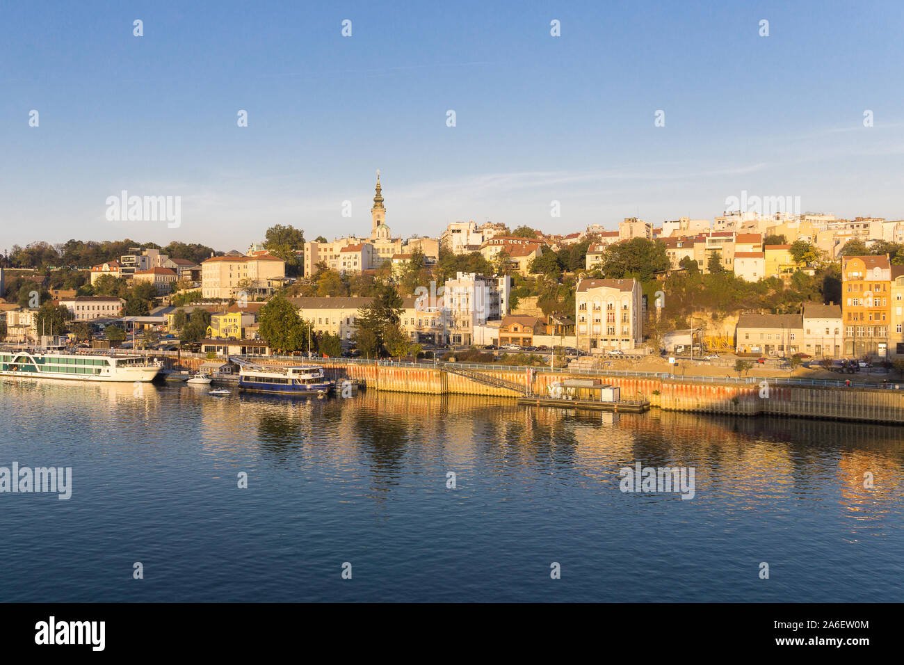 Belgrade Serbie - Skyline du vieux Belgrade vu depuis le pont de Branko en fin d'après-midi. La Serbie, l'Europe. Banque D'Images