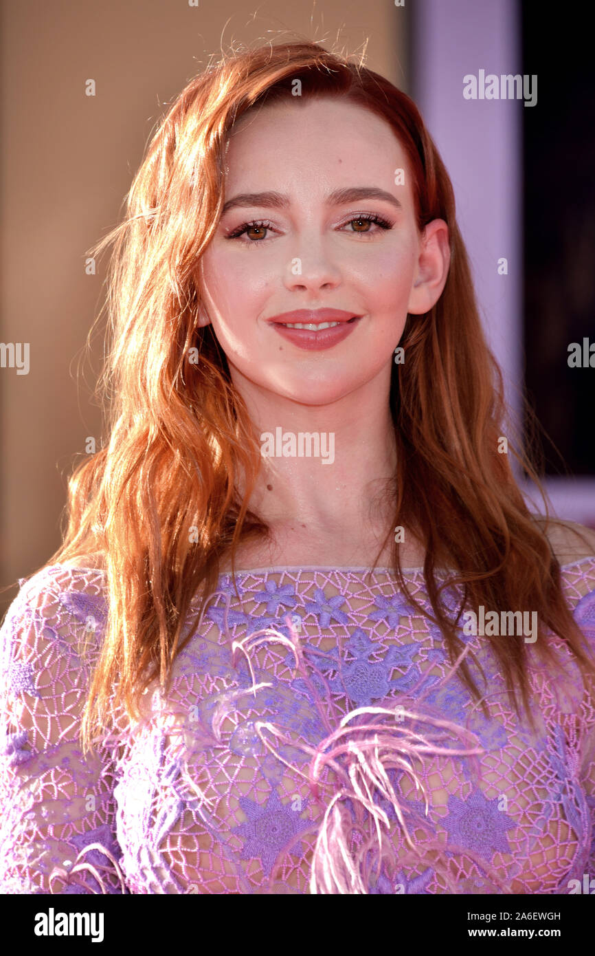 HOLLYWOOD, CALIFORNIE - Le 22 juillet : Natasha Bassett assiste à la Sony Pictures' 'Il était une fois...à Hollywood' Los Angeles Premiere le 22 juillet, 2019 dans Banque D'Images