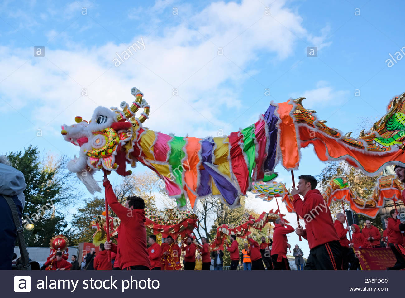 Edinburgh, Ecosse, Royaume-Uni. 26Th Oct 2019. L'Edinburgh Diwali Parade, un défilé de danseurs, de dieux hindous, pipe bands" au départ de la ville Chambres sur la High Street et le Royal Mile dirigé par le Maire. Le défilé se termine avec de la musique et des spectacles sur Castle Street, avant les célébrations passer à la Ross Bandstand dans les jardins de Princes Street pour plus de théâtre, musique et danse. Credit : Craig Brown/Alamy Live News Banque D'Images