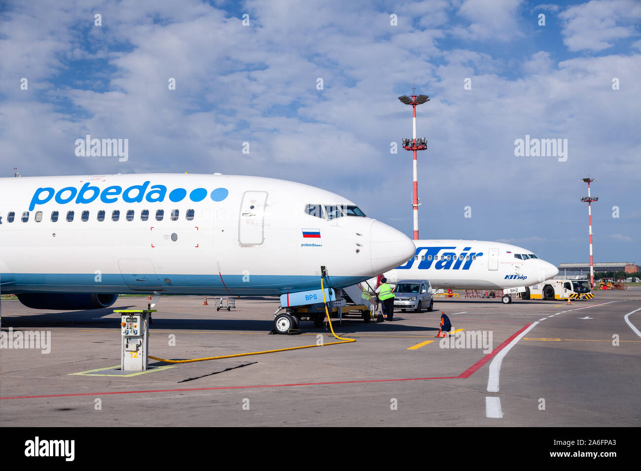 Russie Moscou 2019-06-17 Boeing 737 Pobeda Airlines compagnie russe faible coût : arrivée à l'aéroport, debout sur le parking avion, atterrissage Banque D'Images