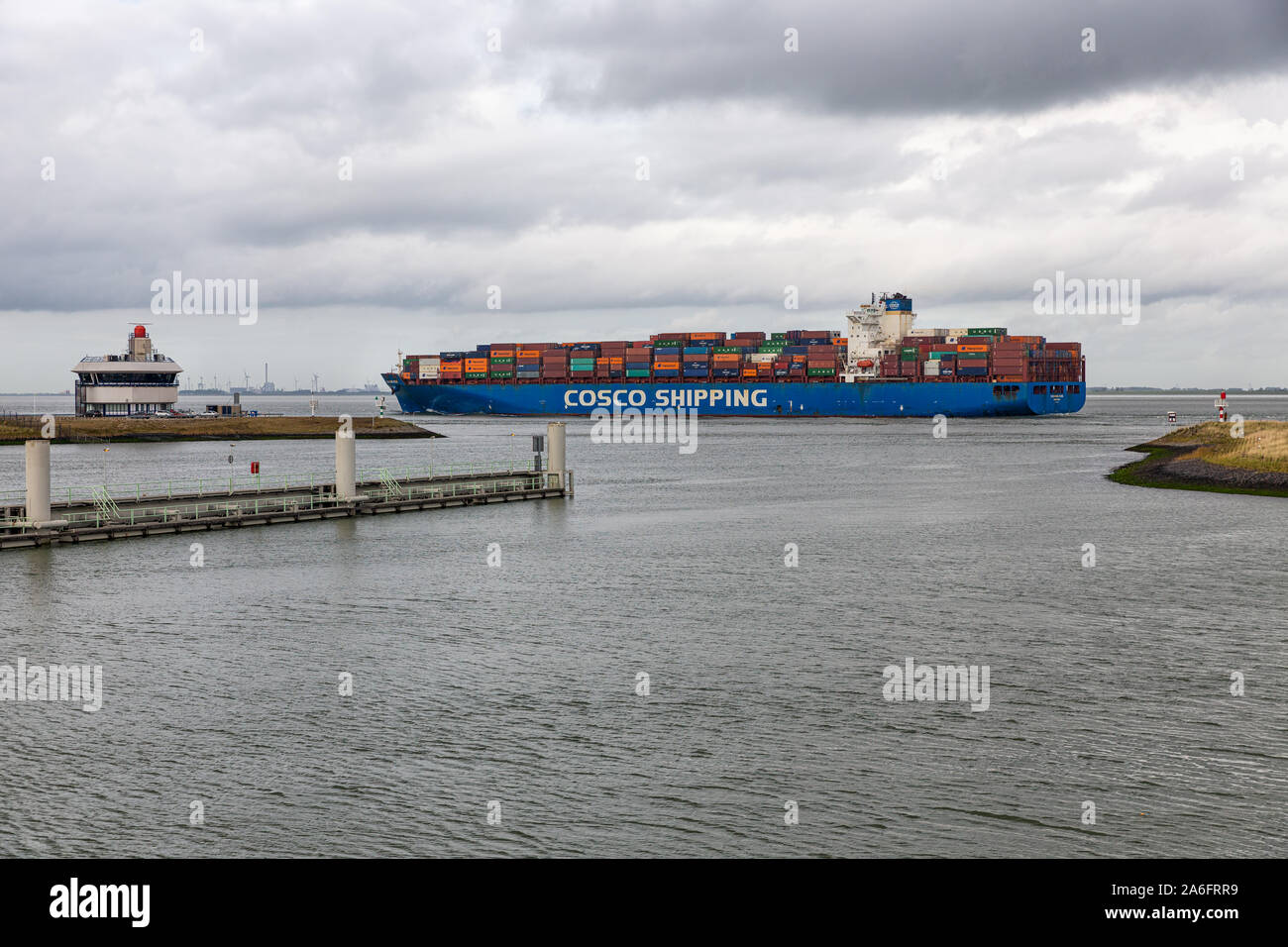 Entrée du canal de Terneuzen et néerlandais à cargo Escaut Banque D'Images