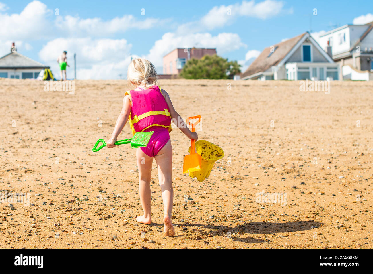 Petite Fille Chateaux De Sable Banque D Image Et Photos Alamy