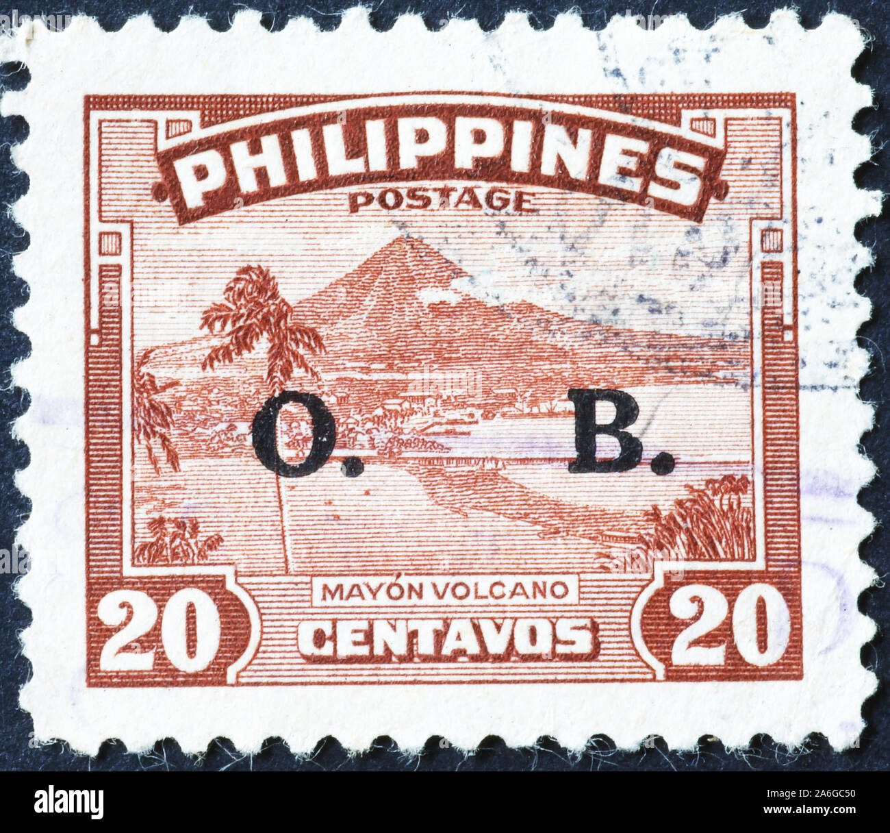 Mayon Vulcan sur timbre vintage de Philippines Banque D'Images