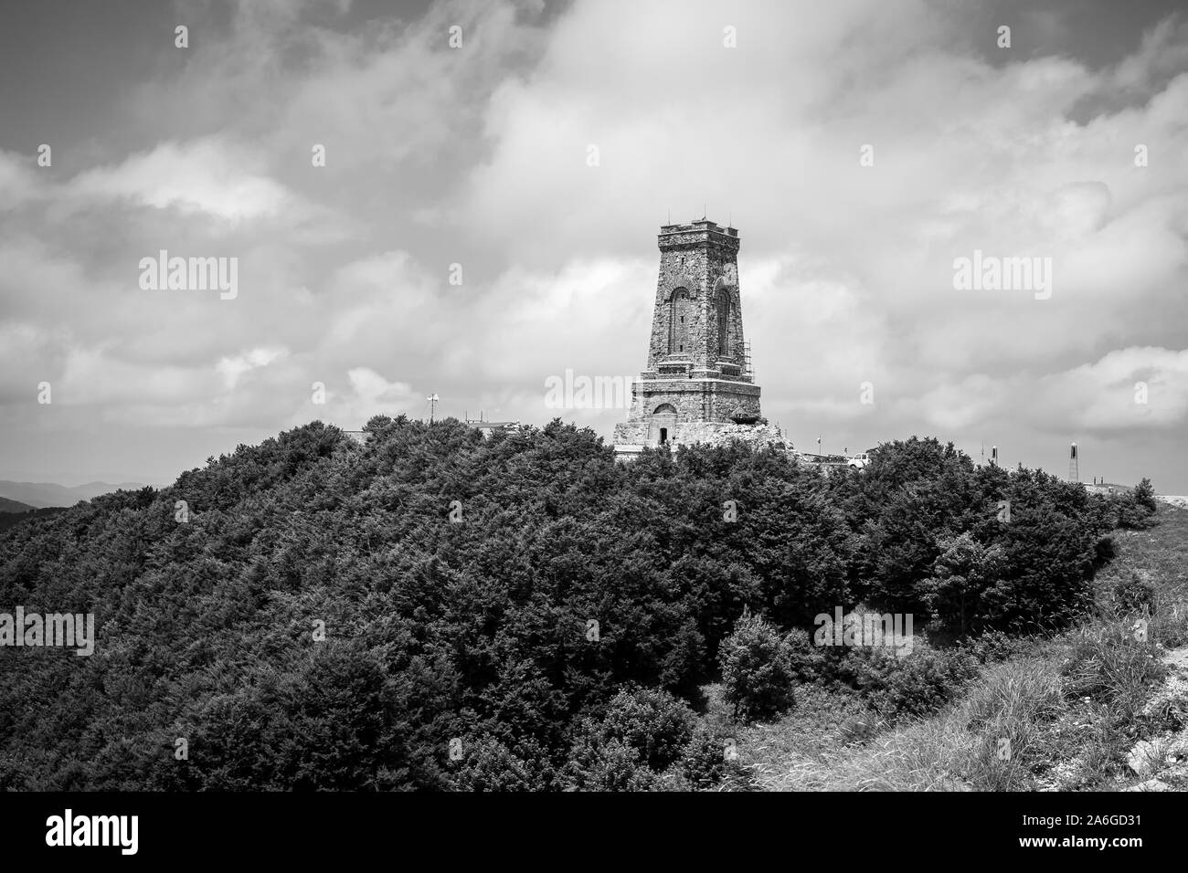 Shipka Monument - Libération de la Bulgarie lors des batailles de Shipka Pass dans la guerre russo-turque de 1877-1878. Le texte en cyrillique est le nom d'e Banque D'Images