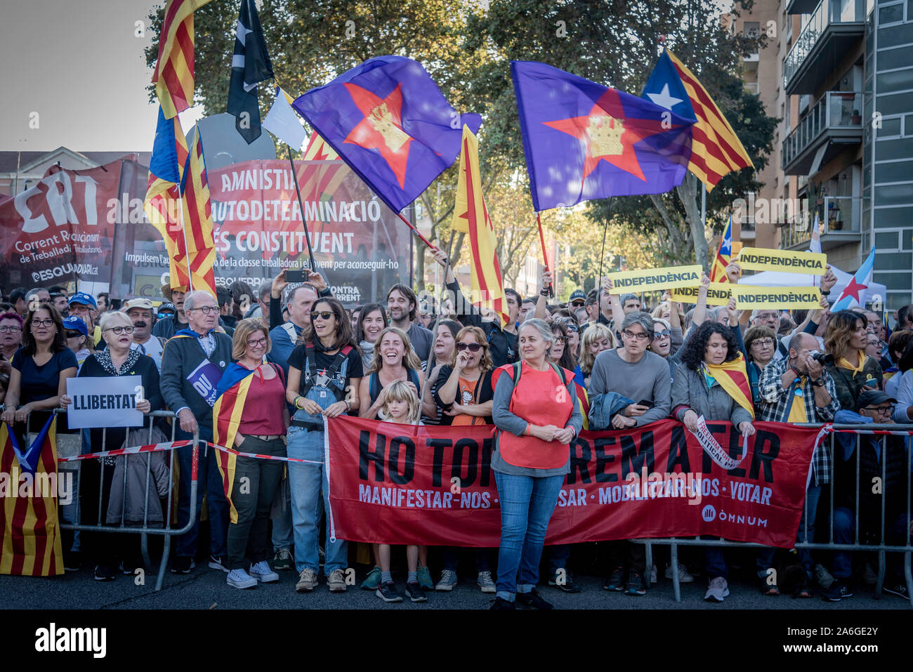 Barcelona Cataluña el dia 26 de octubre 2019 la asociaciones separatista se manifiesta en Barcelona con el lema presos políticos libertad BCN 2019 Banque D'Images