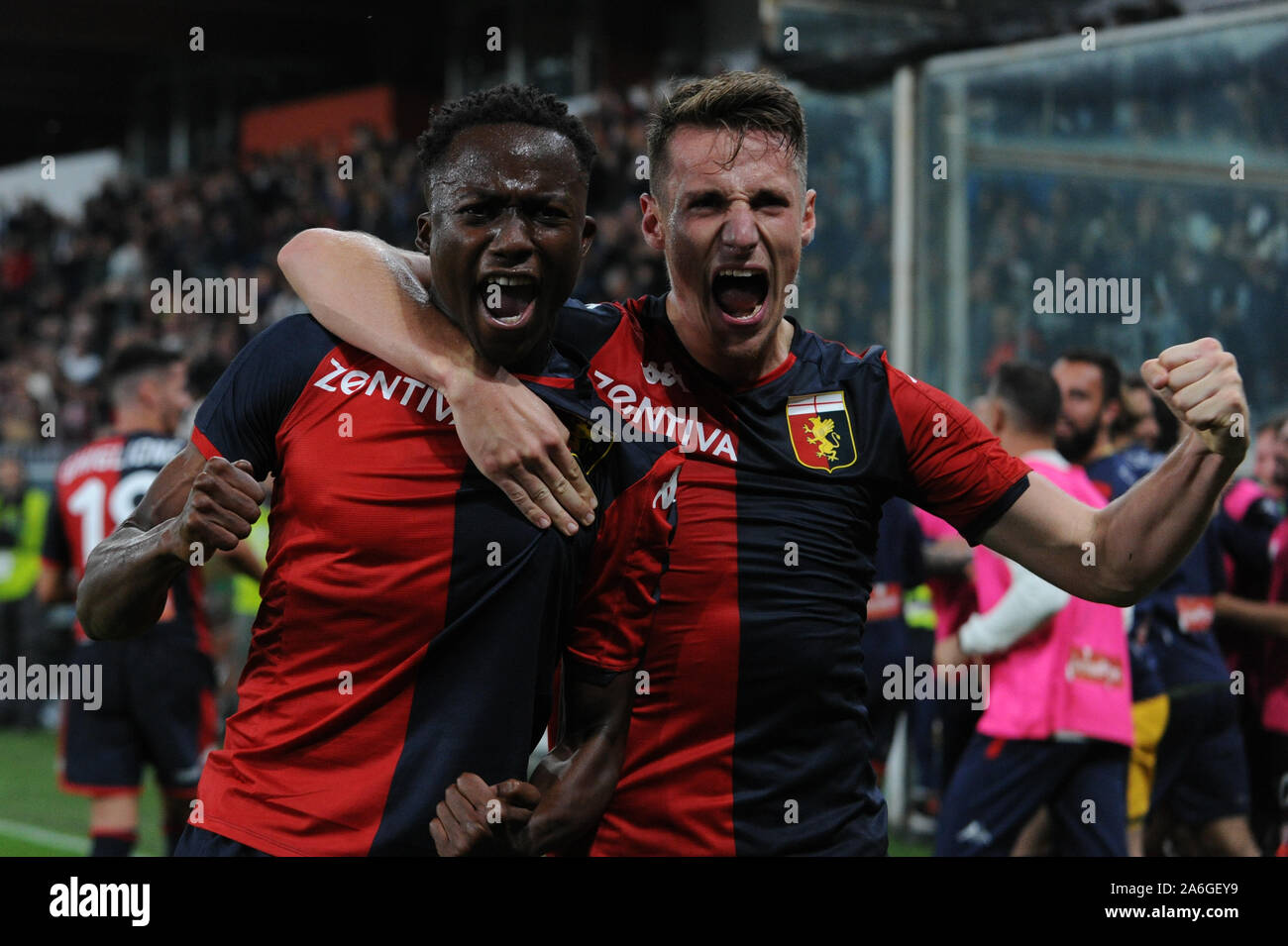 Genova, Italie. 26Th Oct, 2019. Christian kouame (Gênes), Andrea pinamonti (Gênes), happinessduring, Serie A soccer italien Championnat Hommes à Genova, Italie, 26 octobre 2019 - LPS/crédit : Danilo Danilo Vigo Vigo/fil LPS/ZUMA/Alamy Live News Banque D'Images