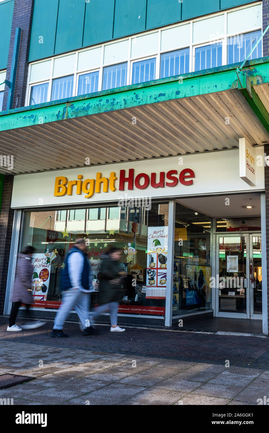 Brighthouse, maison lumineuse, la payer des taux d'intérêt hebdomadaire Magasin, boutique dans le centre-ville, le magasin de la rue haute société de financement Banque D'Images