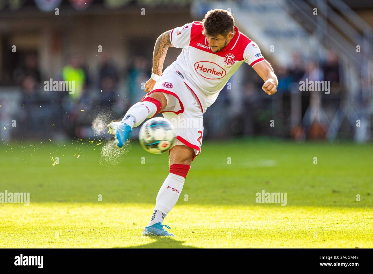 Paderborn, Allemagne. 09Th Mar, 2018. firo : 26.10.2019, football, 1.Bundesliga, la saison 2019/2020, SC Paderborn - Fortuna Düsseldorf, Düsseldorf Matthias Zimmermann (Fortuna Düsseldorf) action unique dans le monde de l'utilisation | Credit : dpa/Alamy Live News Banque D'Images