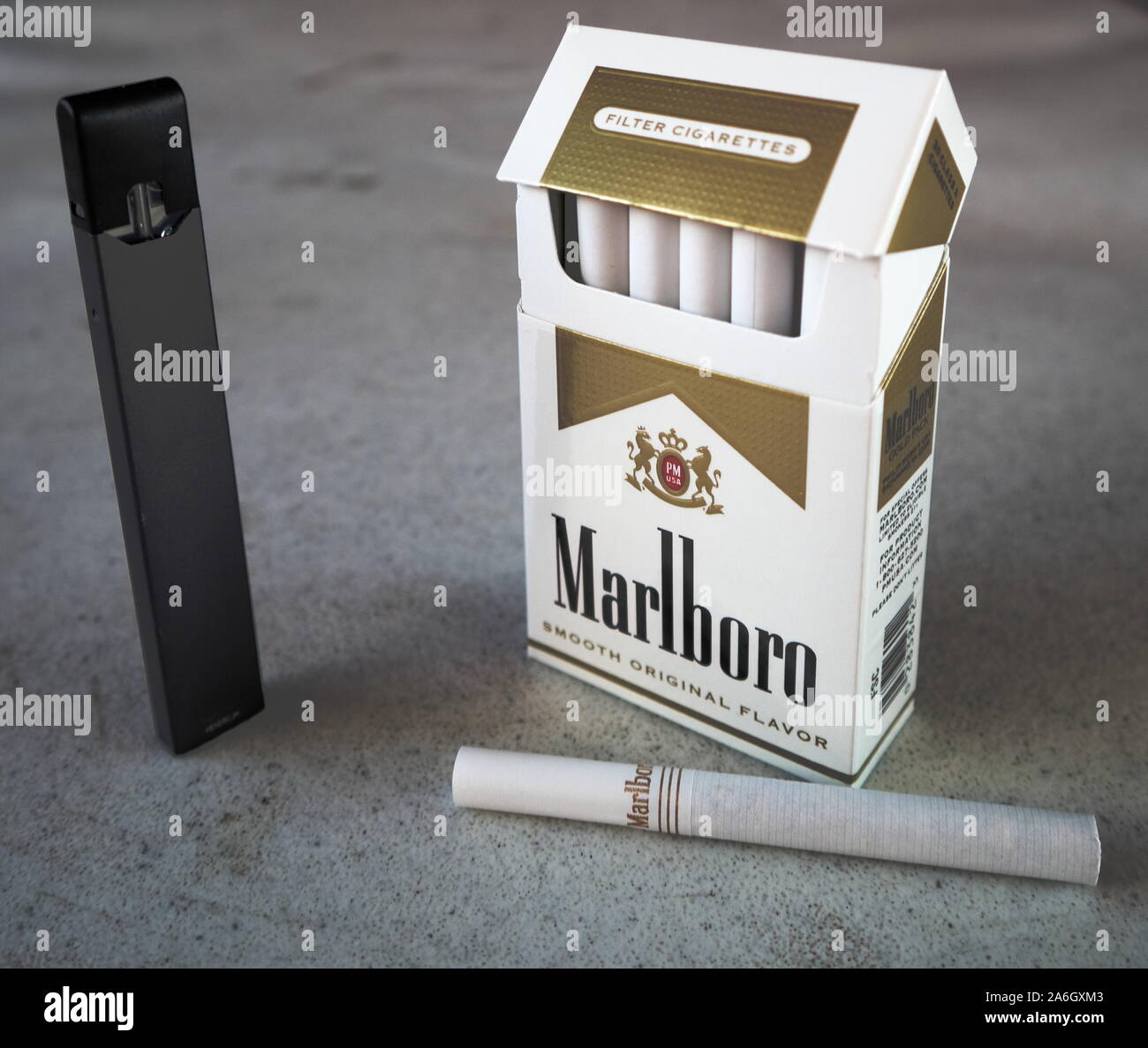 elfbar nachfüll pod läuft aus 💬 «J'ai entendu un bruit puis vu une flamme sortir entre mes jambes»  Maxime, 39 ans, a été très grièvement blessé aux mains par l'explosion  d'une batterie de cigarette électronique, samedi, alors main image 0
