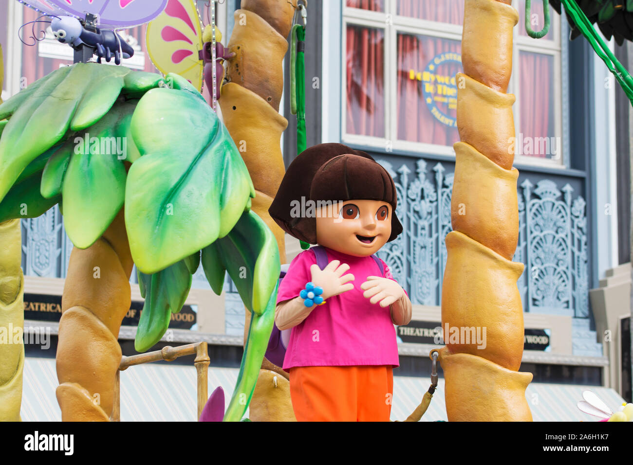 Dora l'Exploratrice, Universal Studios, de bottes et de Parade Superstars  Dora, le complexe Universal Studios Orlando, Floride Photo Stock - Alamy