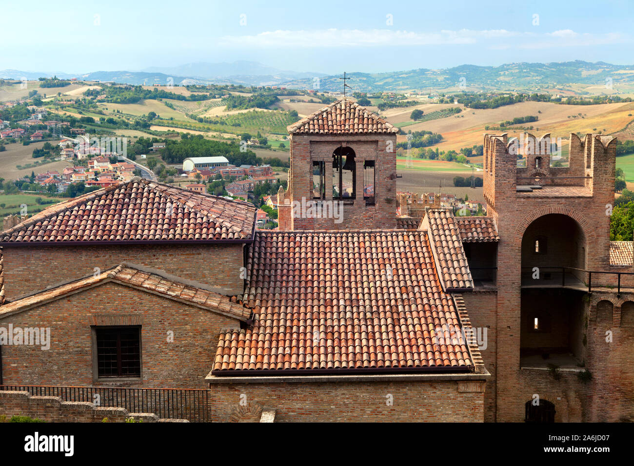 Vue panoramique depuis le château de Gradara dans la région des Marches en Italie Banque D'Images
