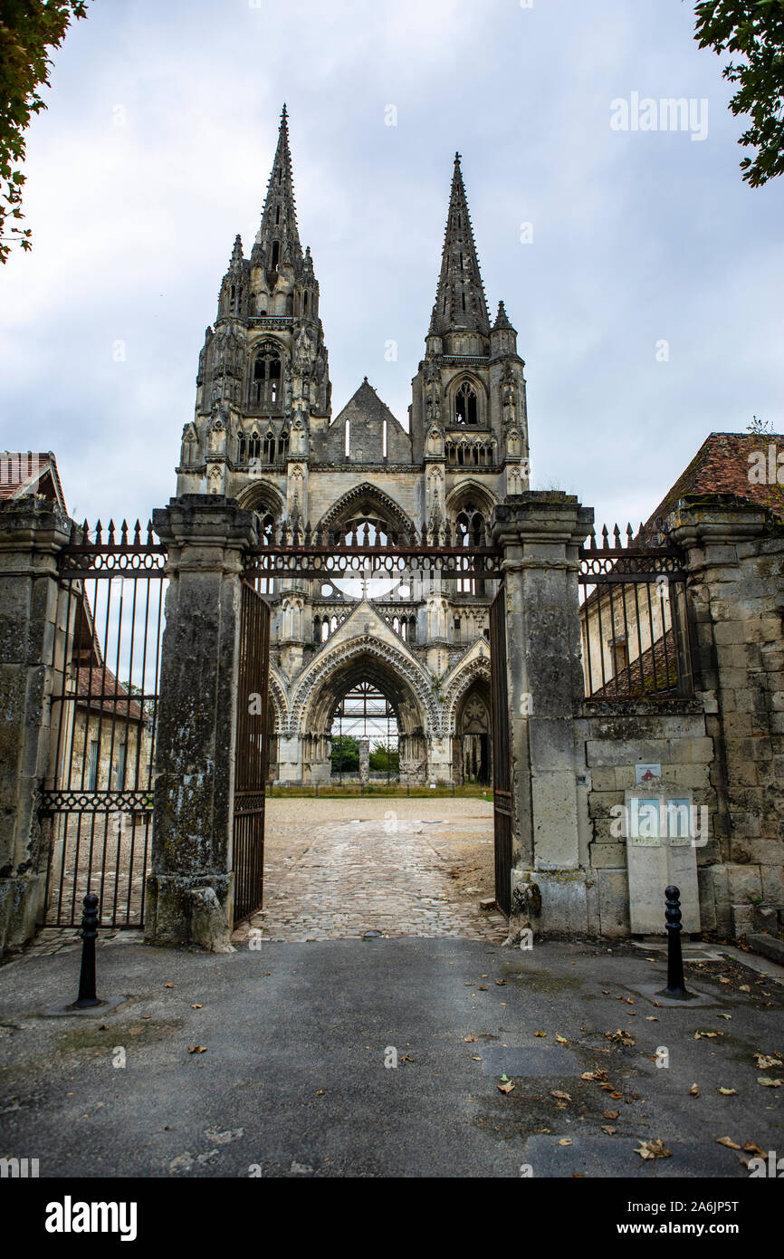 Ruine der Abteikirche Saint-Jean-des-Vignes à Soissons. Die 1076 gegründete guinée Abtei Saint-Jean-des-Vignes überragt die Stadt mit den noch erh Banque D'Images