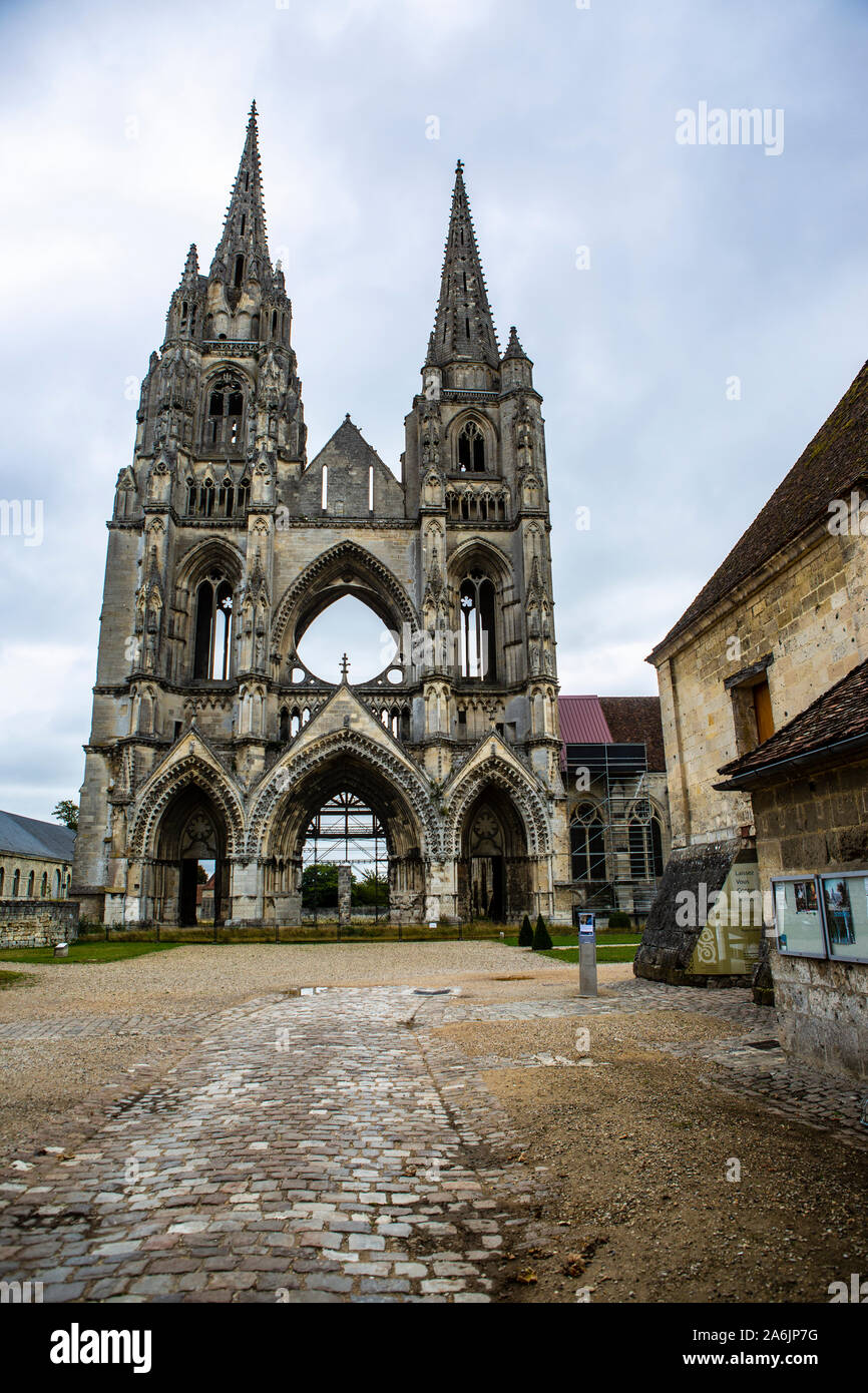 Ruine der Abteikirche Saint-Jean-des-Vignes à Soissons. Die 1076 gegründete guinée Abtei Saint-Jean-des-Vignes überragt die Stadt mit den noch erh Banque D'Images