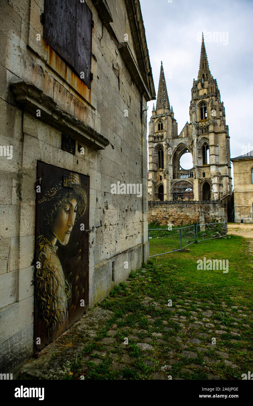 Ruine der Abteikirche Saint-Jean-des-Vignes à Soissons. Die 1076 gegründete guinée Abtei Saint-Jean-des-Vignes überragt die Stadt mit den noch erh Banque D'Images