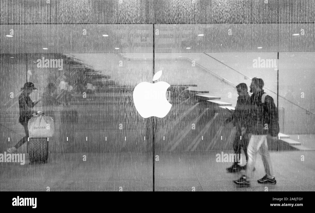 Italie, Milan, l'Apple Store Banque D'Images