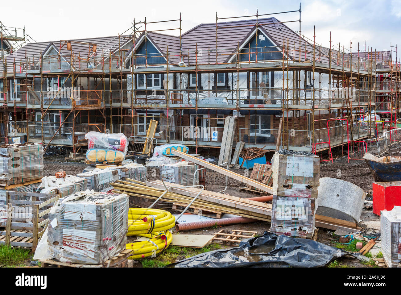Maisons en construction sur les chantiers dirigés par Stewart Milne, Troon, Ayrshire, Scotland, UK Banque D'Images