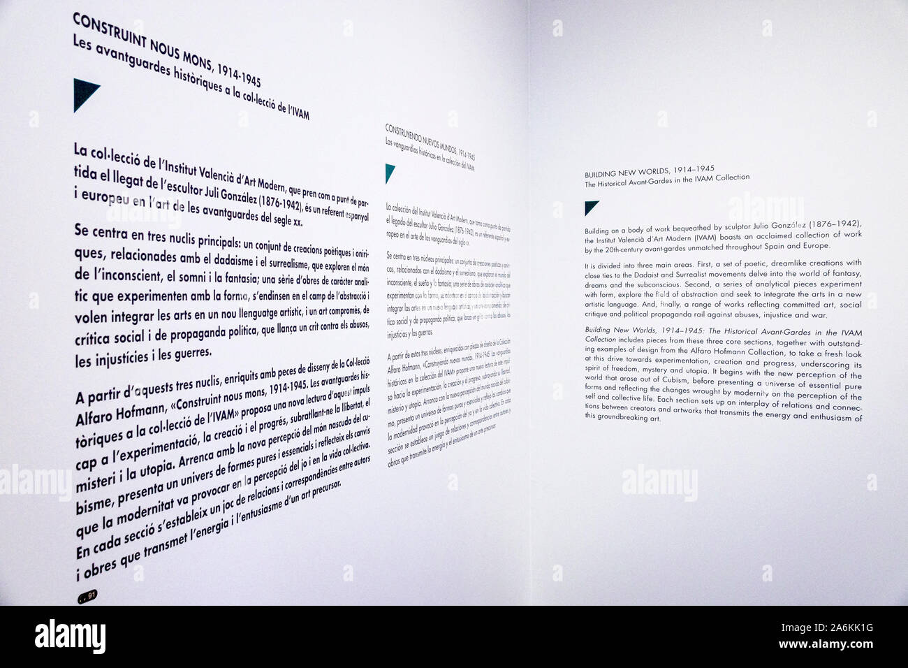 Barcelone Espagne,Catalogne Catalunya,Montjuic,CaixaForum,Musée d'art contemporain galeries d'art, Nuevos Mundos construire de nouveaux mondes,avant-gard Banque D'Images