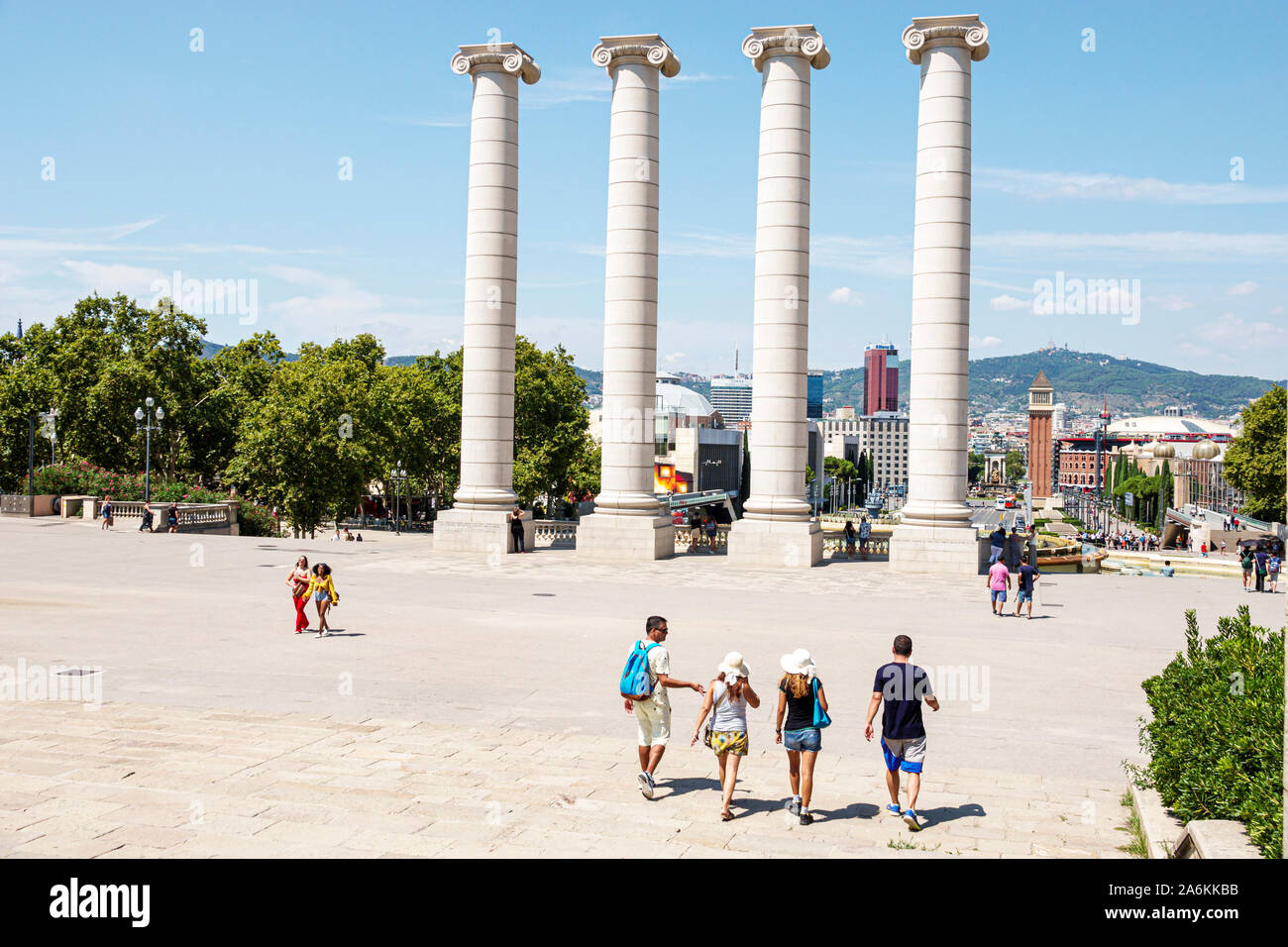 Barcelone Espagne,Catalogne Catalunya,Montjuic,les quatre colonnes,monument,symbole de l'indépendance catalane,répliques,par Josep Puig i Cadafalch, Banque D'Images