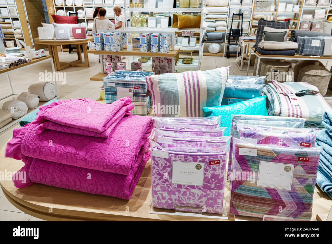 Barcelone Espagne,Catalogne Poblenou,Avinguda Diagonal Avenue,Glories centre commercial, magasin,Zara Home,Inditex groupe,maison textiles,literie,couettes,SH Banque D'Images