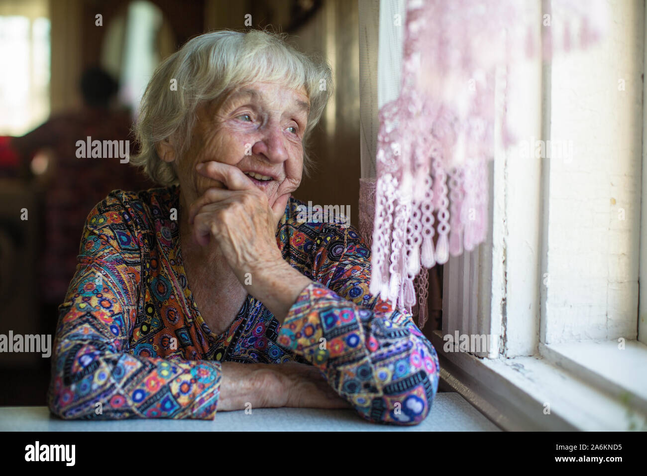 Portrait d'une femme âgée, 85-90 ans. Banque D'Images