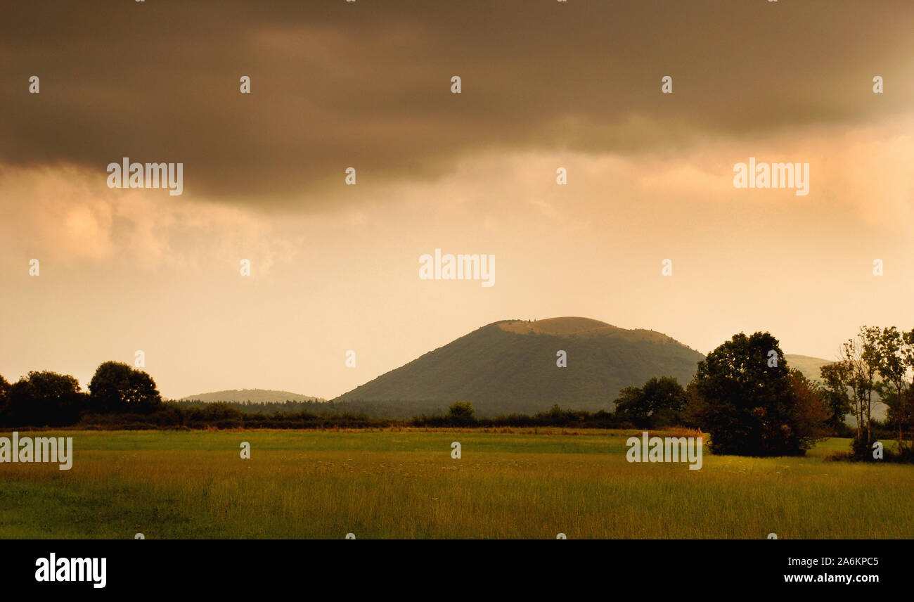 Paysage volcanique près de Volvic dans la région Auvergne, France Banque D'Images