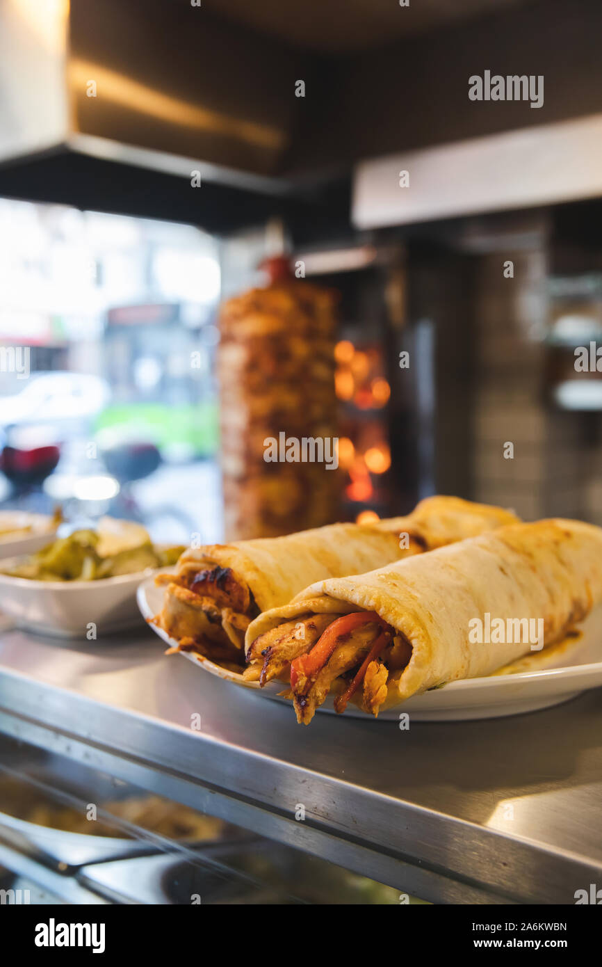 Doner kebab turc traditionnel de la viande. Shawarma ou gyros. Turc