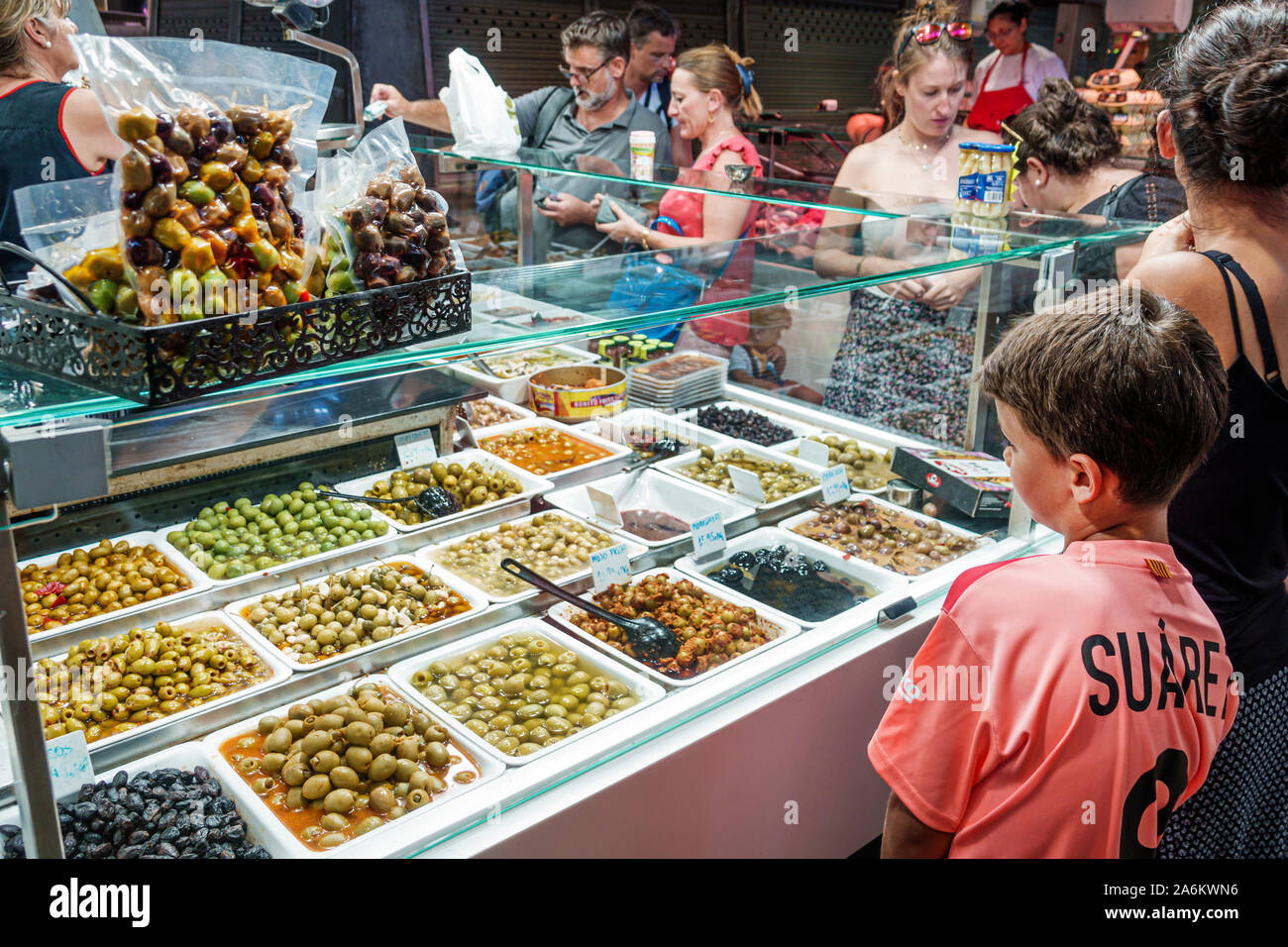 Barcelone Espagne,Catalogne Catalunya,Ciutat Vella,Barri Gotic,la Rambla,Mercat de la Boqueria,marché public,vendeur vendeurs vendre, stall St Banque D'Images