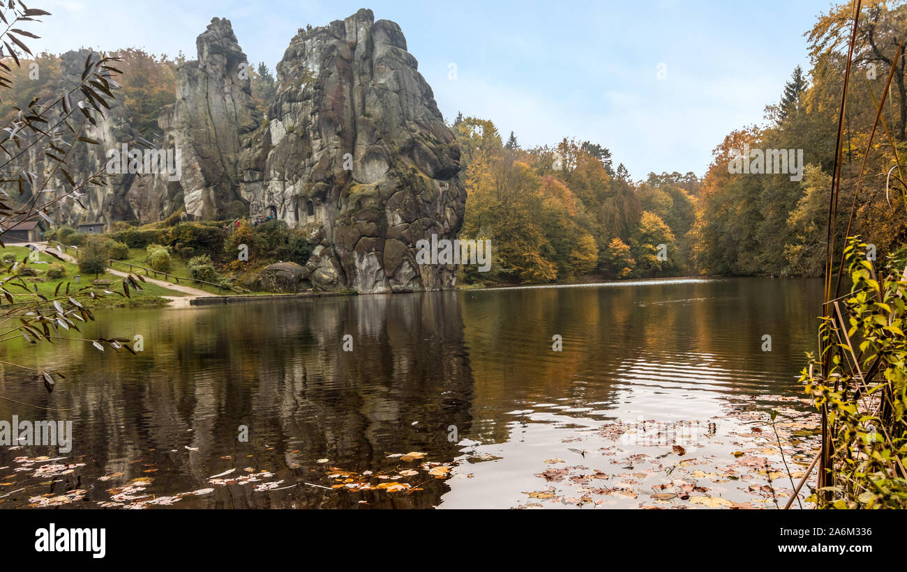 Les roches mystique en automne Banque D'Images