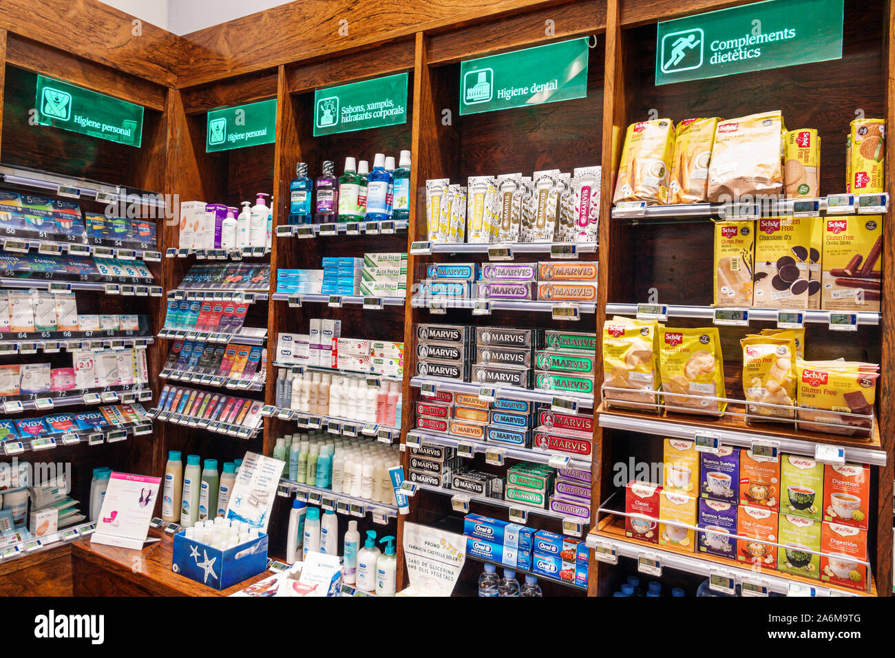 Barcelone Espagne,Catalonia Passeig de Gracia,Farmacia la Pedrera,pharmacie,ddication,produits naturels,soins personnels,hygiène dentaire,diététique nutritionnelle Banque D'Images