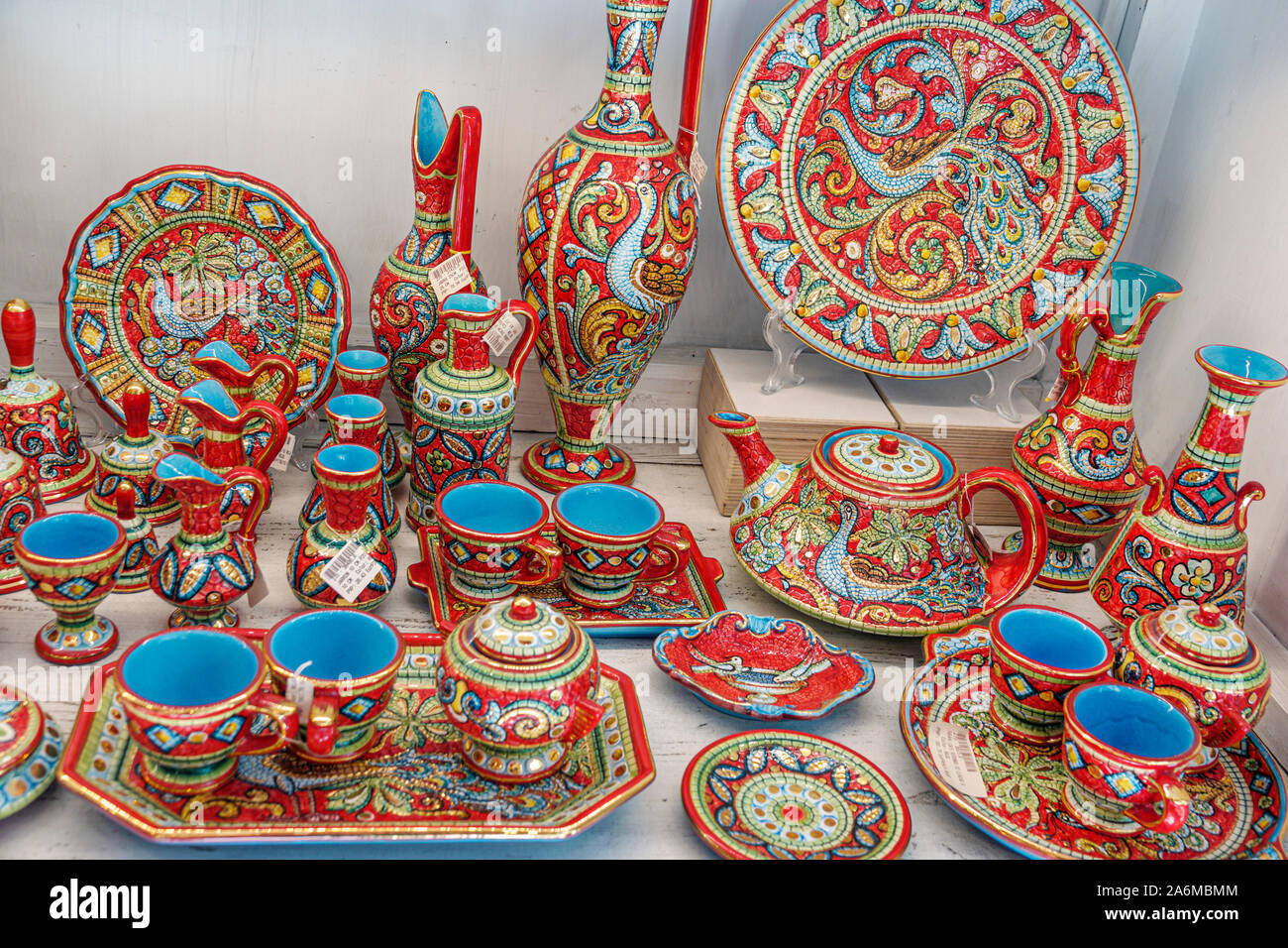 Ceramics shop barcelona spain Banque de photographies et d'images à haute  résolution - Alamy