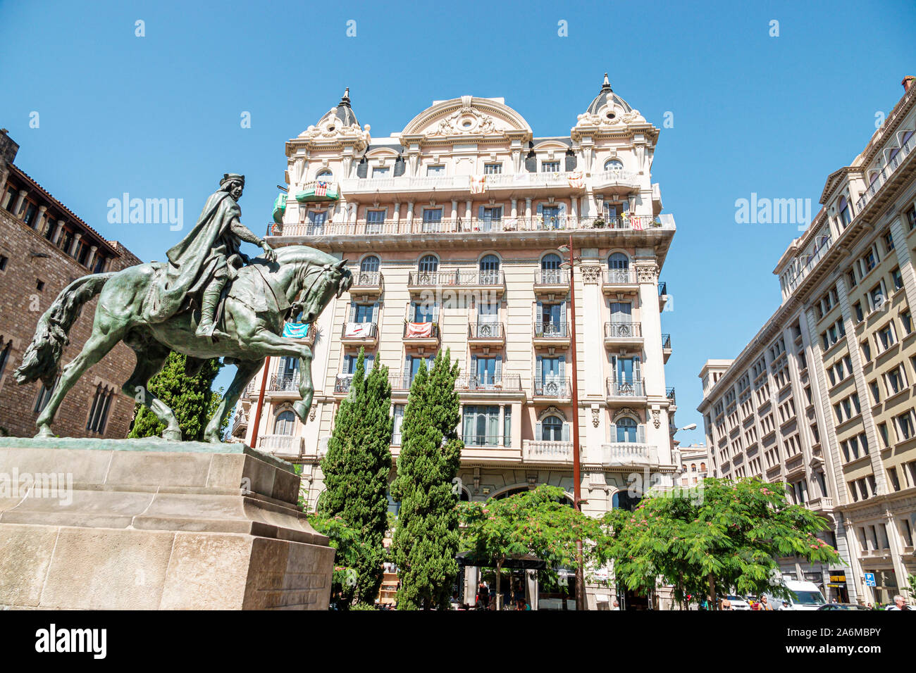 Barcelone Espagne, Catalogne Ciutat Vella, centre historique, quartier gothique, Plaza Ramon Berenguer III, monument de statue équestre, par Josep Llimona i Bruguera Banque D'Images