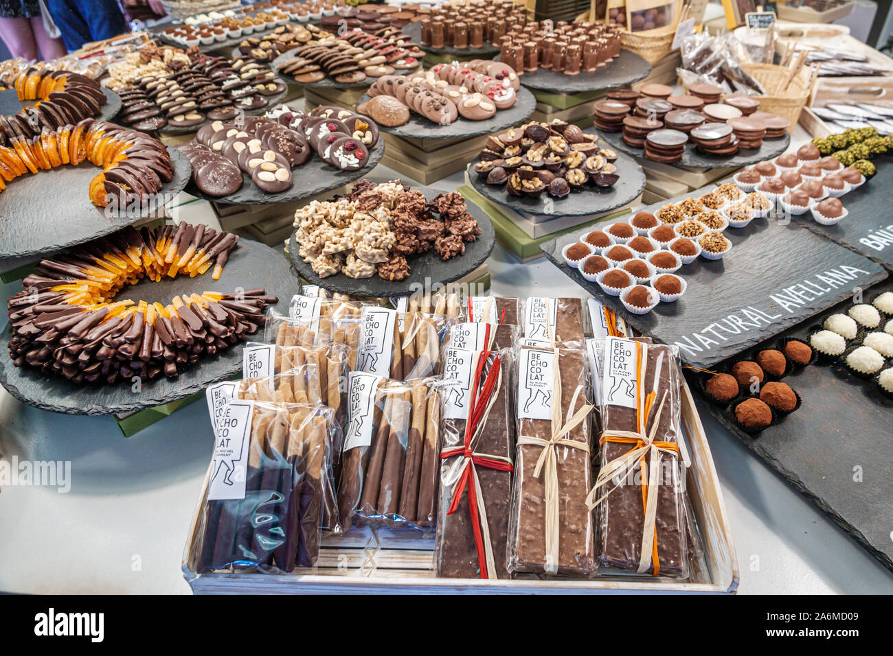 Chocolate shop barcelona spain europe Banque de photographies et d'images à  haute résolution - Alamy
