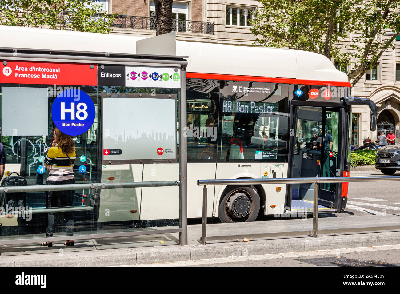 Barcelone Espagne,Catalogne Catalunya,Plaza de Francesc Macia,bus,transports en commun,Transports Metropolitans de Barcelone,TMB,arrêté,passager pass Banque D'Images