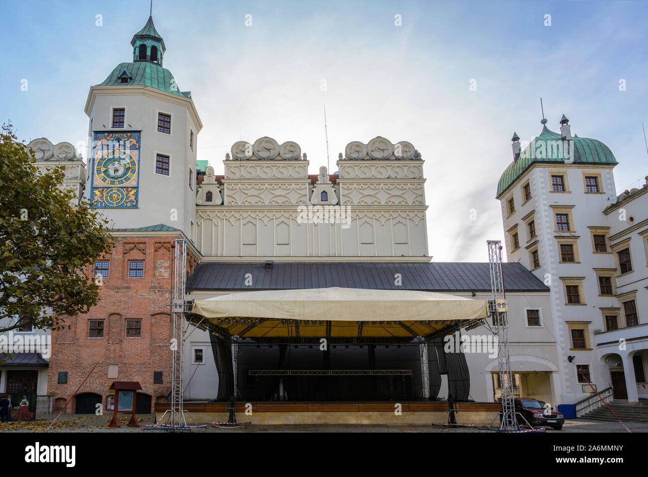 Scène en plein air dans la cour de l'château Ducal à Szczecin, Pologne, ancien siège des ducs de Pomerania-Stettin aujourd'hui, souvent utilisé pour la Banque D'Images