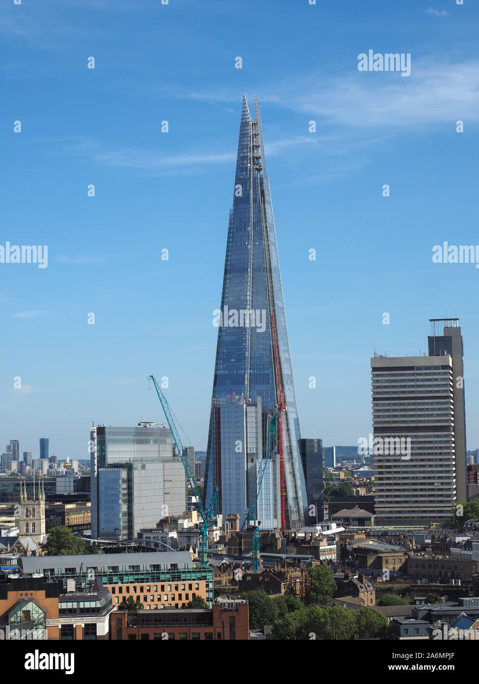 Londres, UK - circa 2019 SEPTEMBRE : Le gratte-ciel Shard conçu par l'architecte italien Renzo Piano, c'est le plus haut bâtiment de la ville Banque D'Images