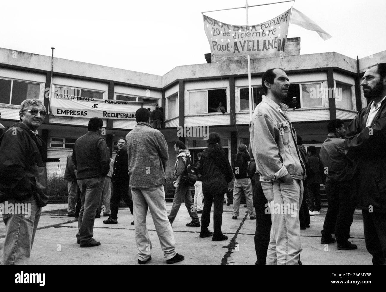 Premières minutes au cours de la saisie de l'ex-Metalica Acrow. Buenos Aires, Argentine. 28 octobre 2002. Banque D'Images