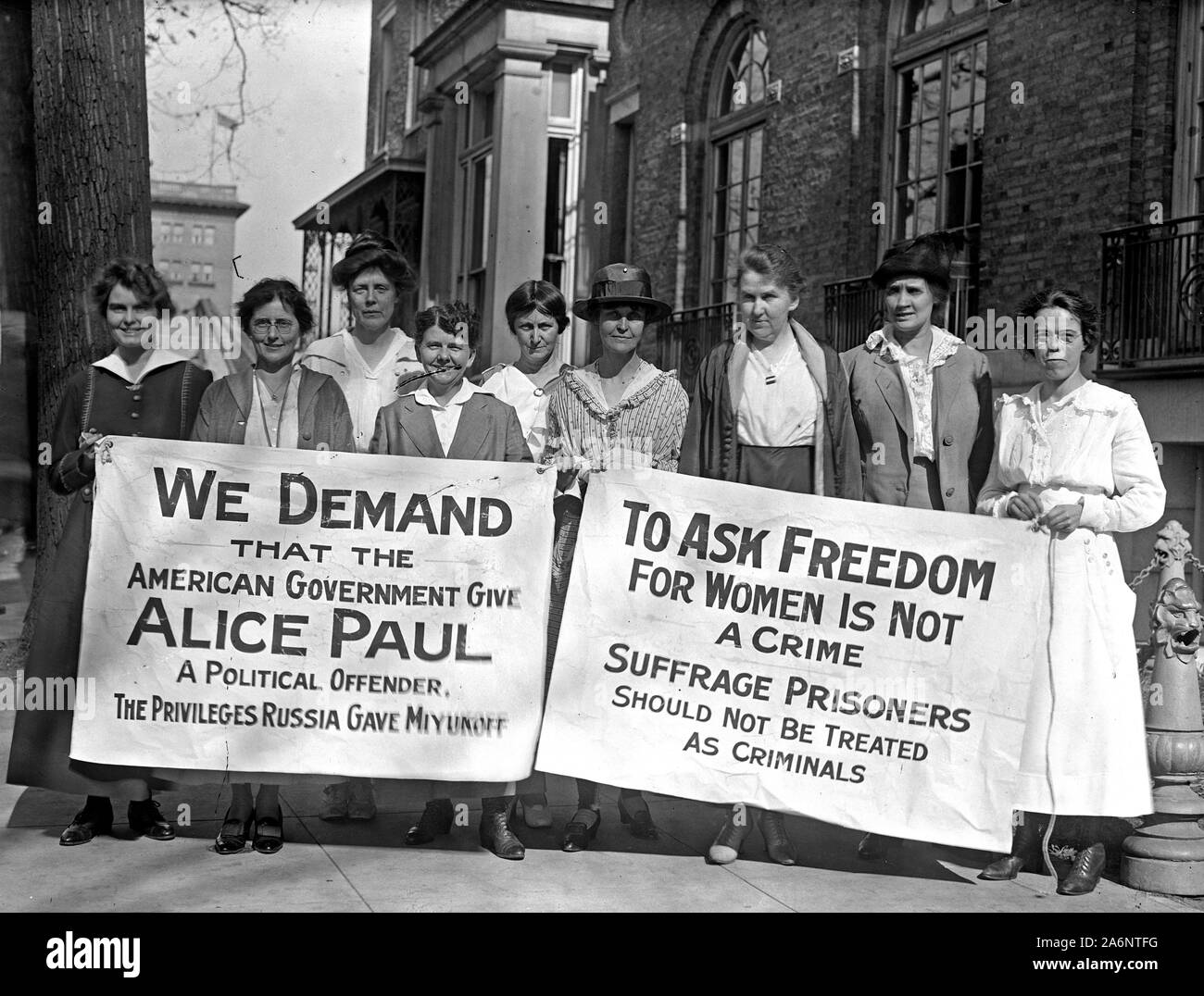 Woman Suffrage Suffrage Femme - bannières - liberté pour Alice Paul ca. 1917 Photo Stock - Alamy