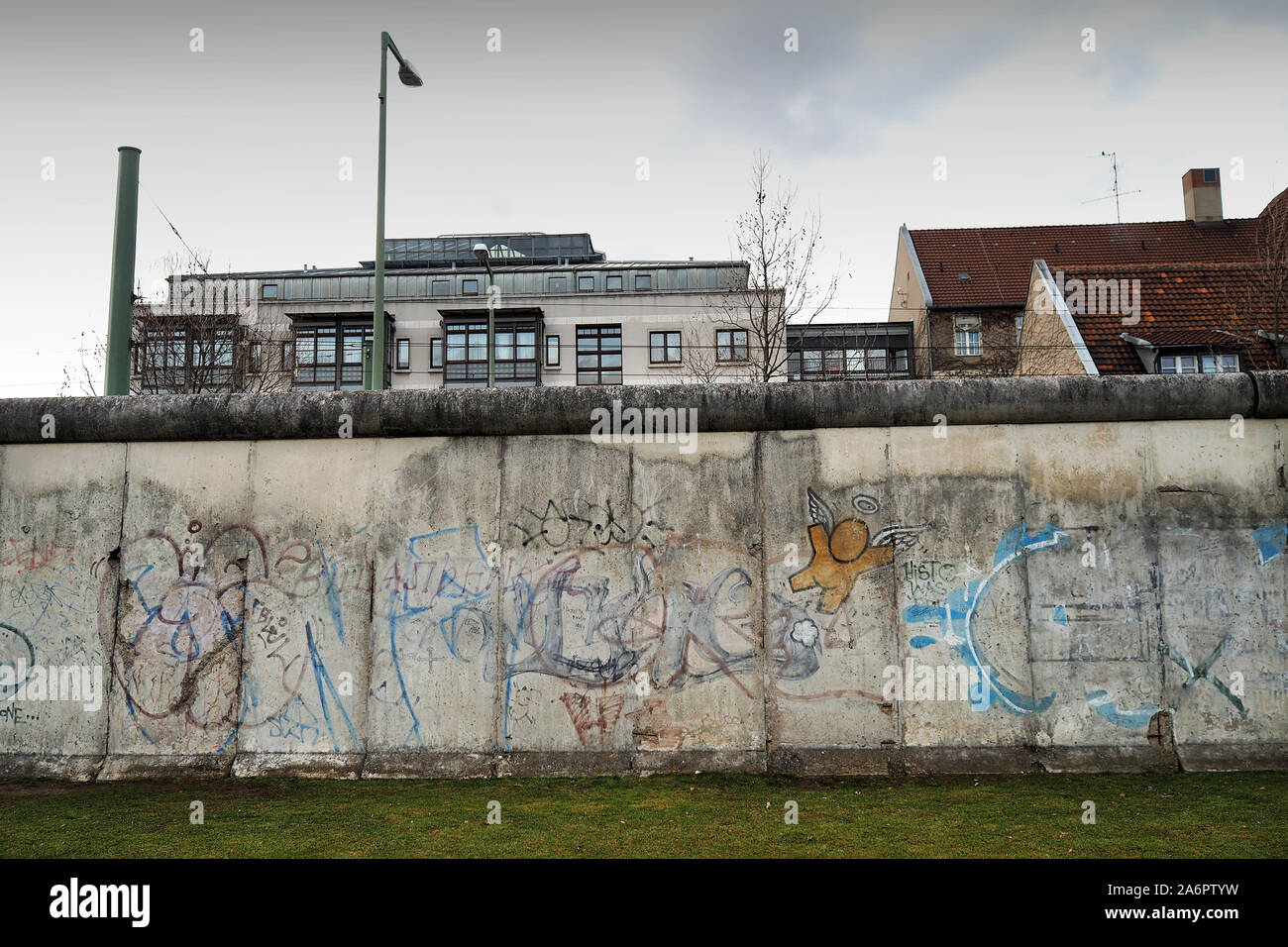 Privé du mur de Berlin (Berliner Mauer) dans Bernauer Strasse, Berlin, Allemagne Banque D'Images