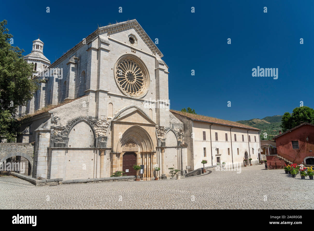 L'extérieur de l'abbaye de Fossanova, Latina, Latium, Italie, monument médiéval Banque D'Images