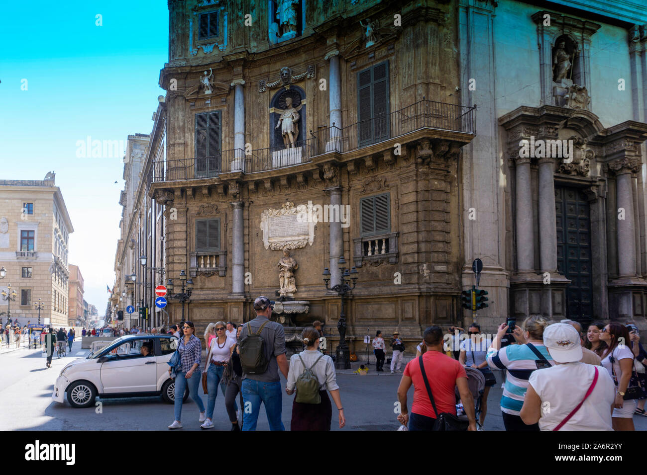 L'ouest de Palerme, célèbre Quattro Canti, Plaza de quatre coins. Datant du 17ème siècle. Banque D'Images