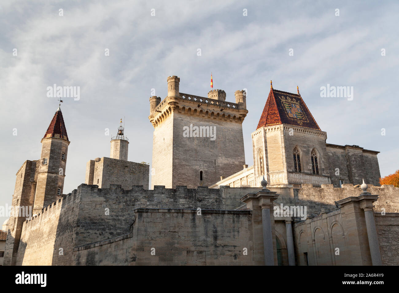 France, Languedoc, Uzès, 'Le Duche' le palais appartenant à la famille ducale. Banque D'Images