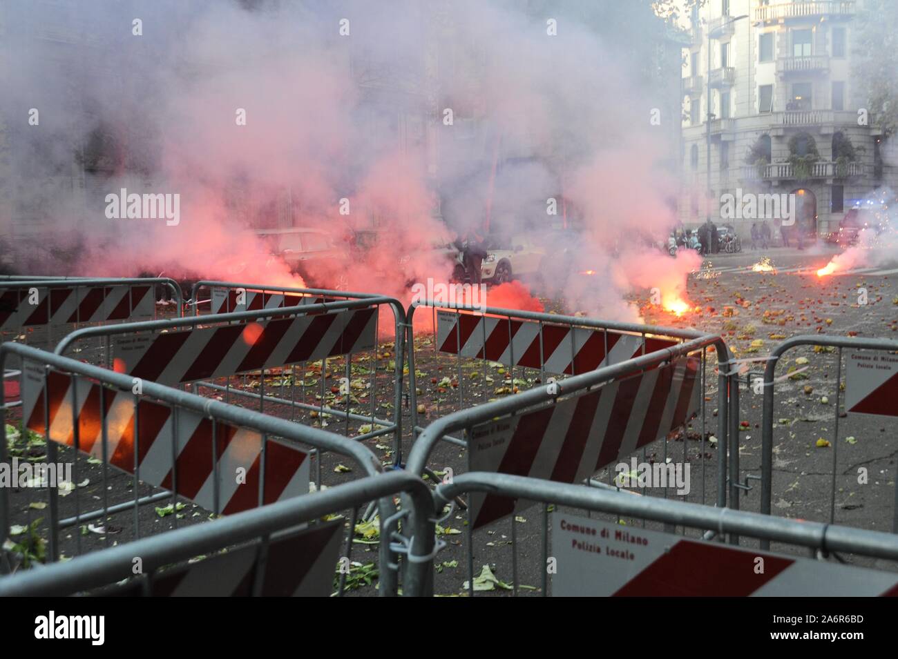 Milan (Italie), 26 octobre 2019, la manifestation en faveur du peuple kurde et l'agression au consulat de Turquie Banque D'Images