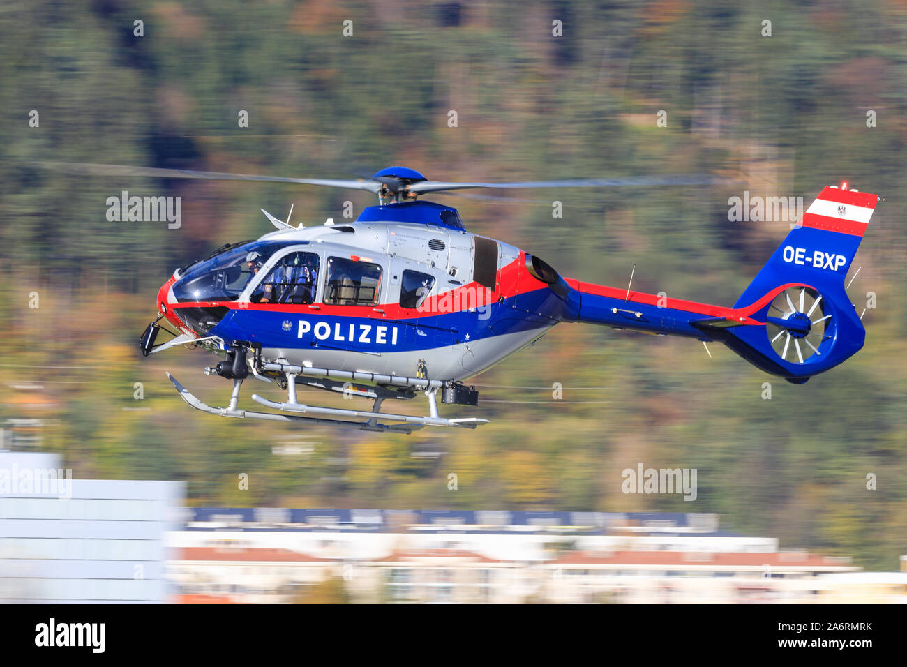 Innsbruck/Autriche 26 Octobre 2019 : OE-BXP Airbus Helicopters H135 / EC135P3 à InnsbruckAirport. Banque D'Images