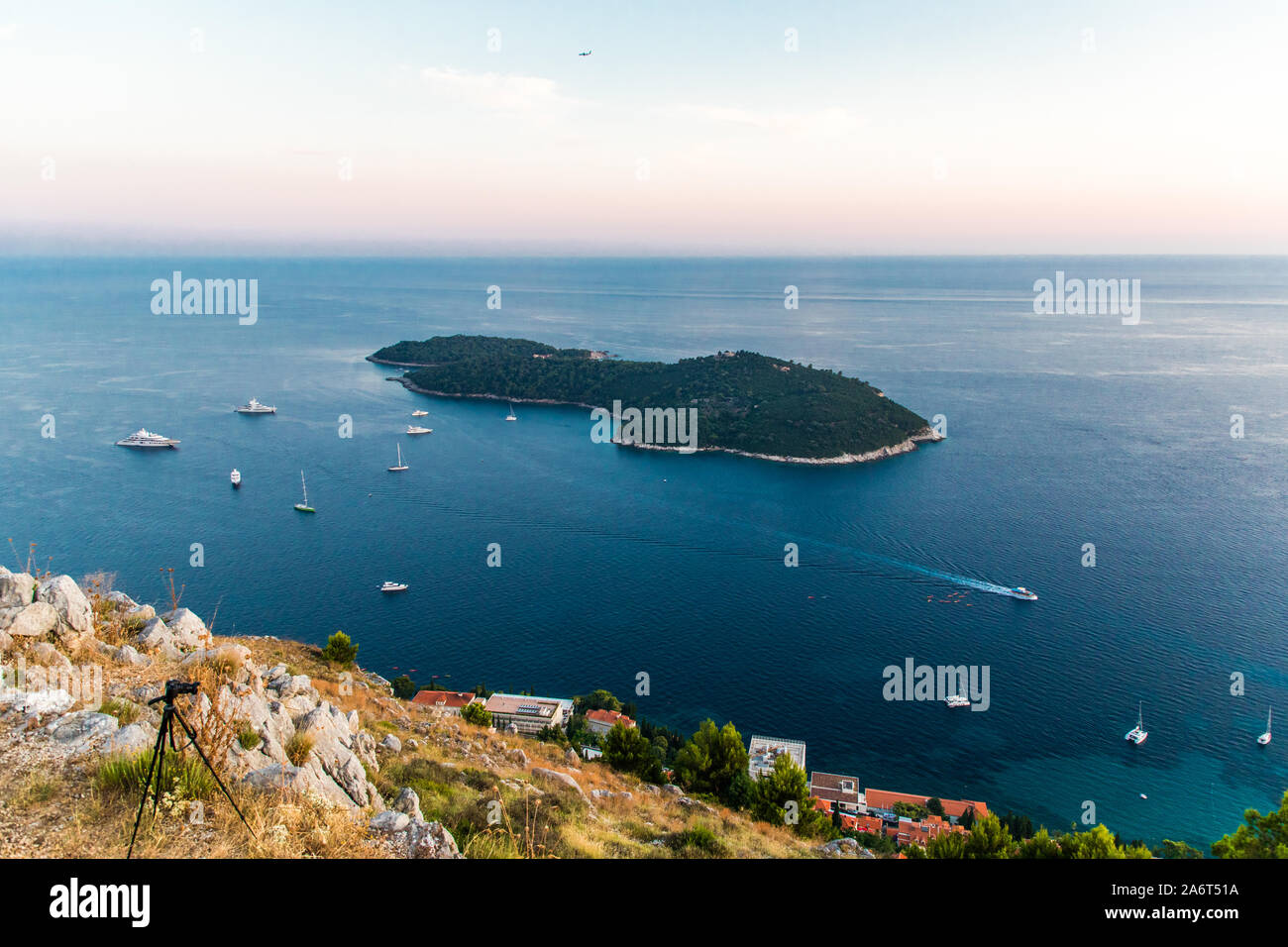 Vue depuis le sommet de la montagne de de Srdj la vieille partie de la ville dans la forteresse de Dubrovnik, Croatie. Banque D'Images